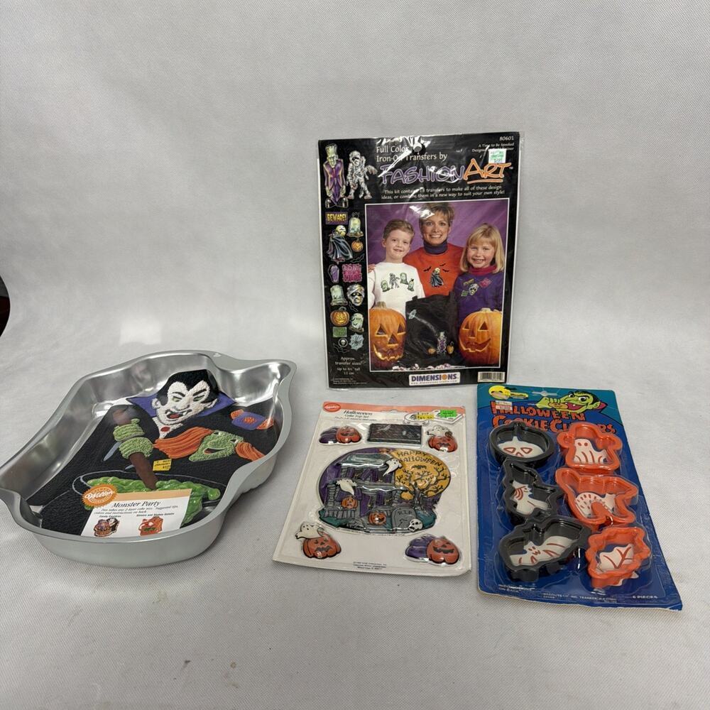 VTG HALLOWEEN CAKE TOPPER Cake Pan, Cookie Cutter Iron On Transfer Shirt Kit